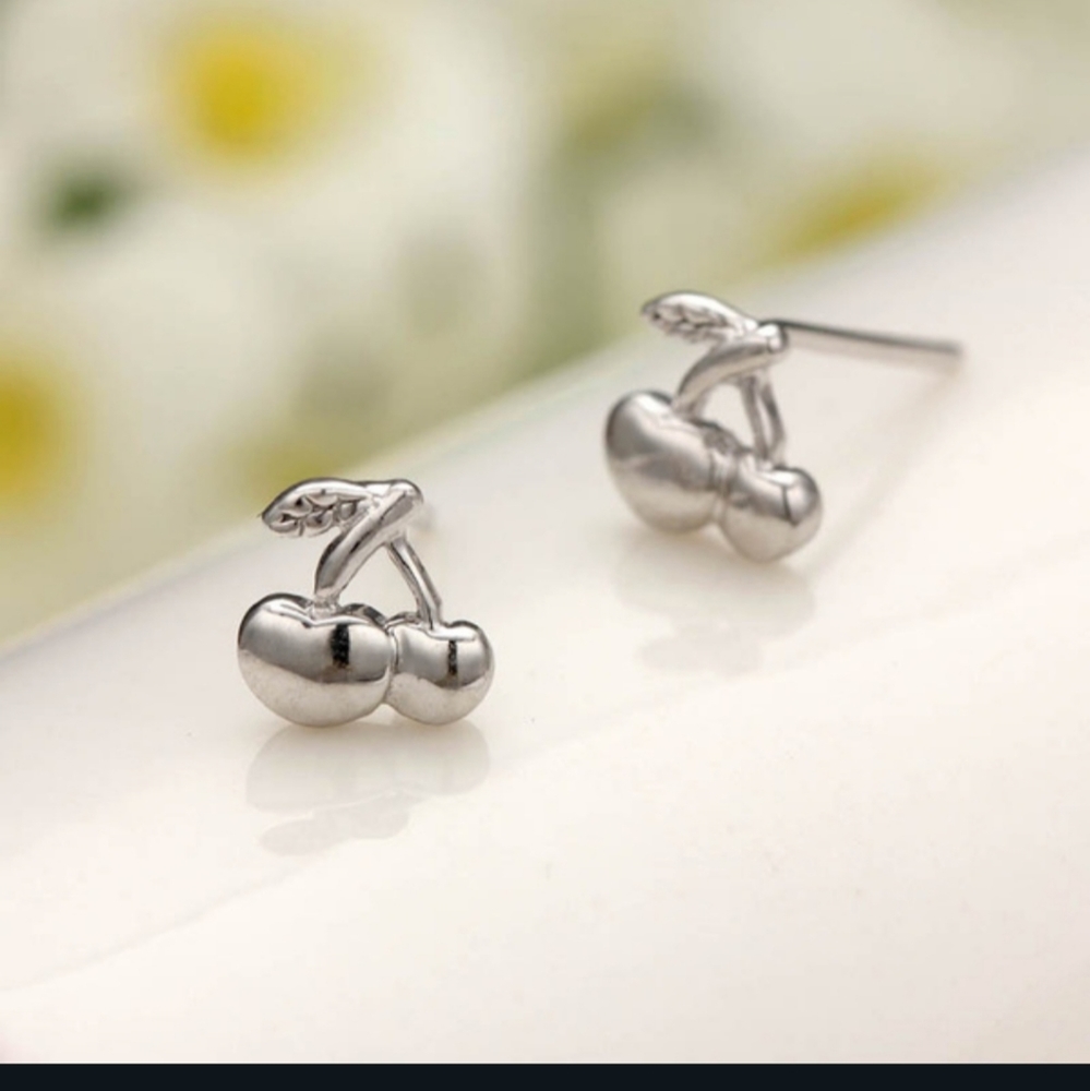 ππVery Cute Cherry stud earrings in SILVER ππ - Picture 5 of 13